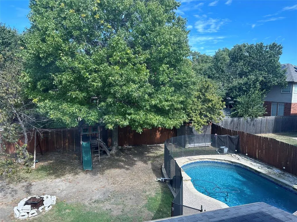 2305 Treyburn