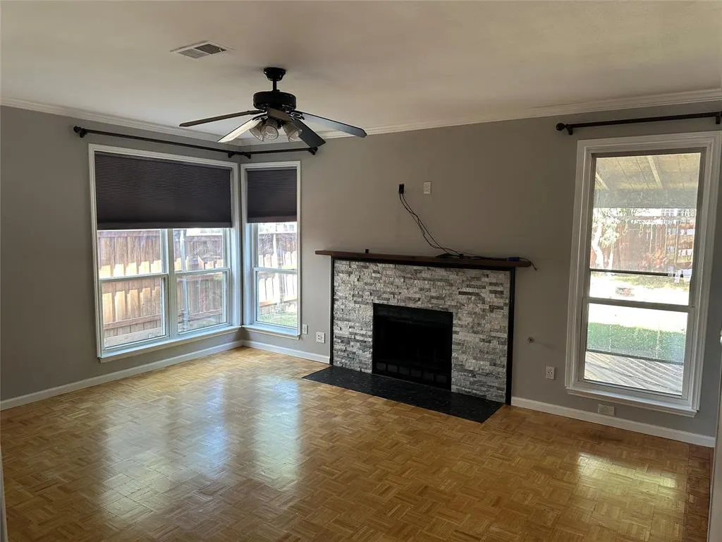 2305 Treyburn