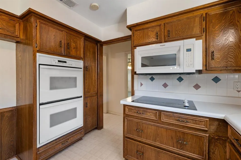 3609 Knob Hill Drive