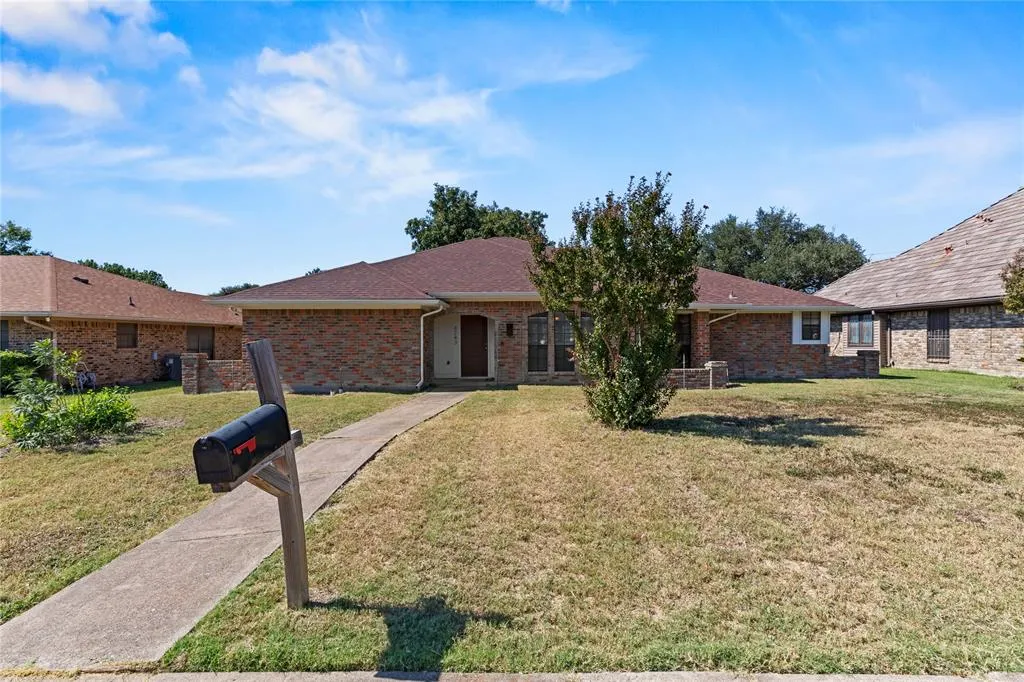 4243 Blackheath Road