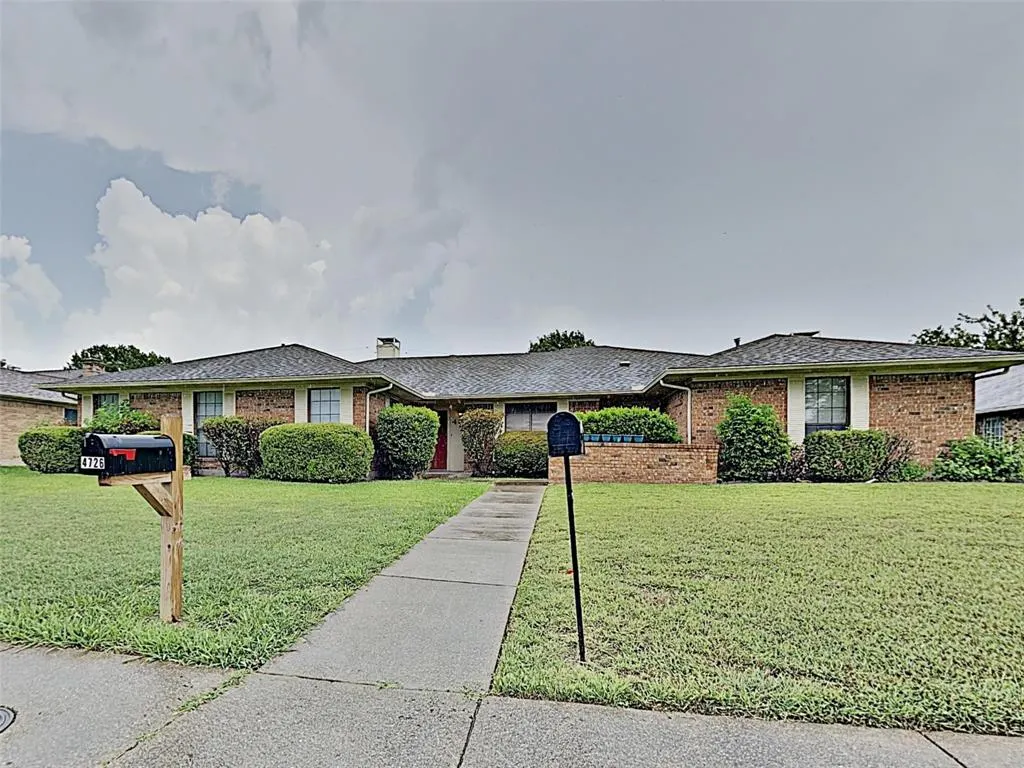 4724 Berridge Lane