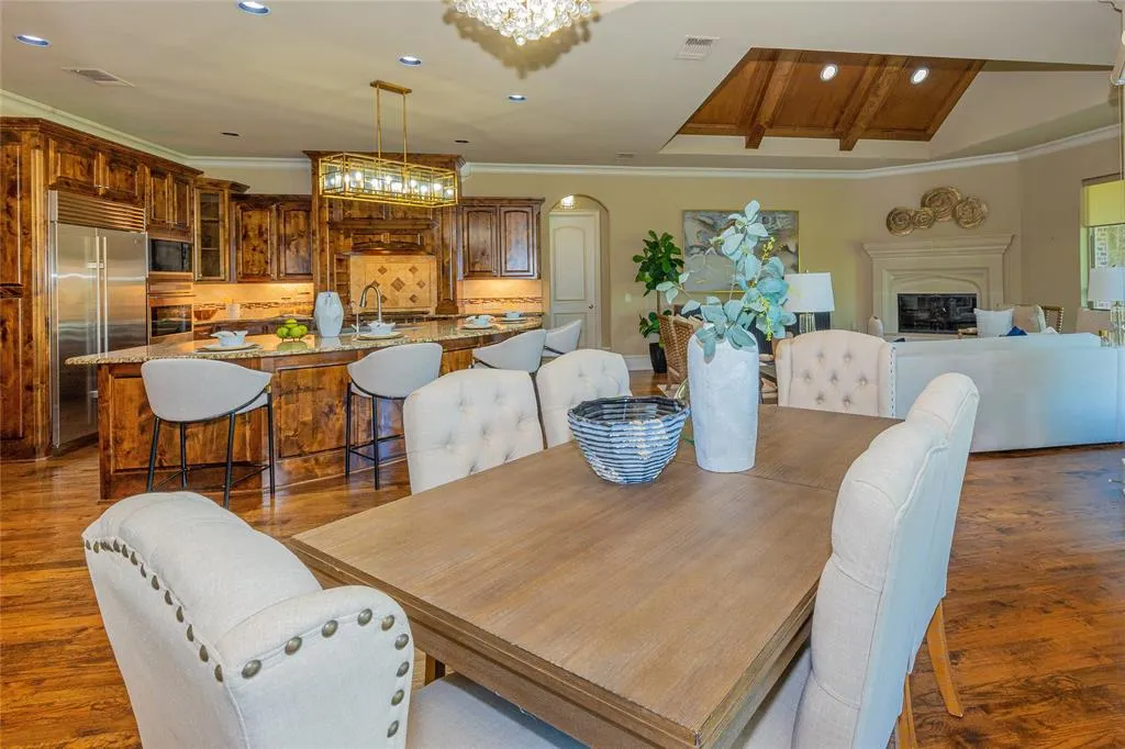 2161 Meadow View Drive