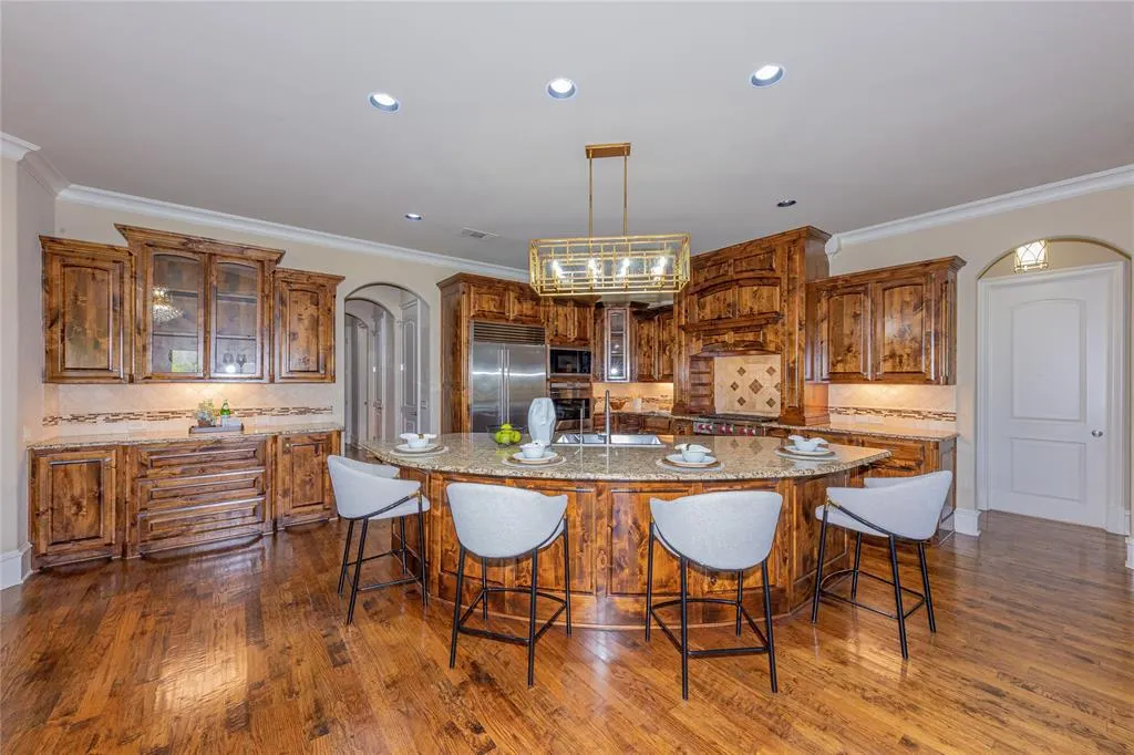 2161 Meadow View Drive