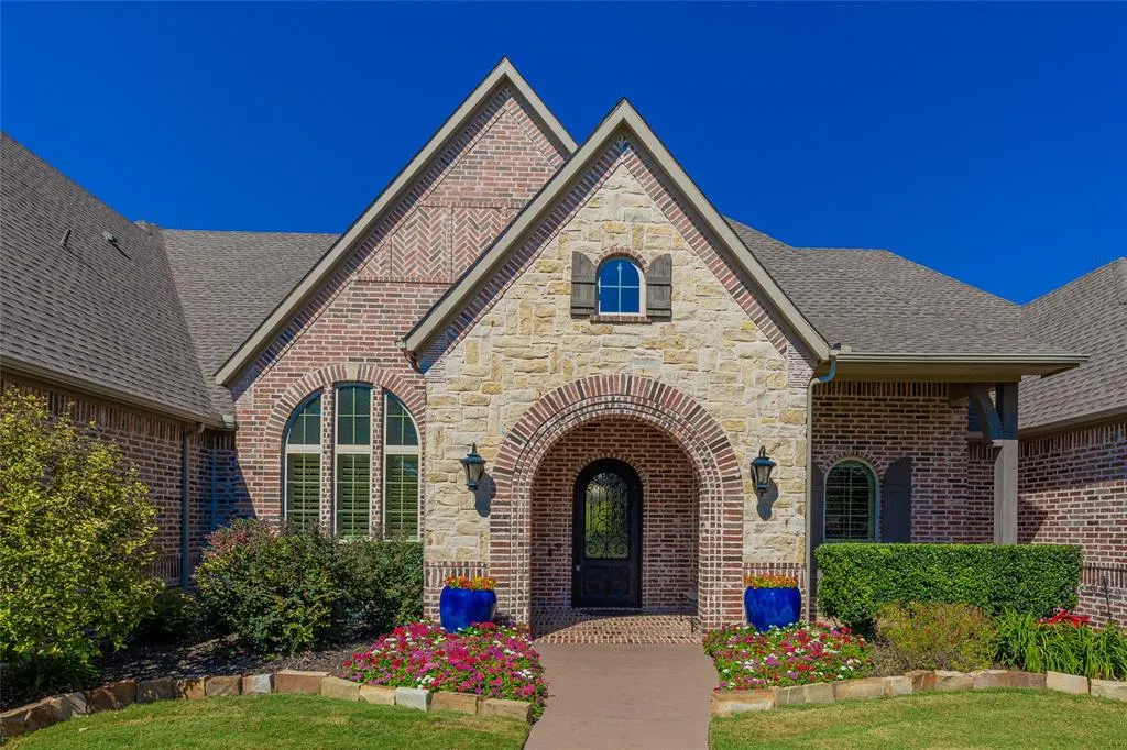 2161 Meadow View Drive