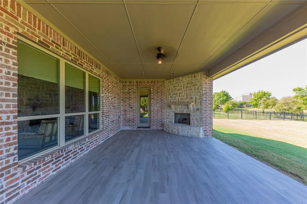 2161 Meadow View Drive