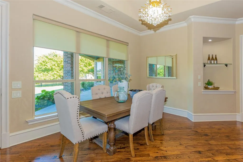 2161 Meadow View Drive