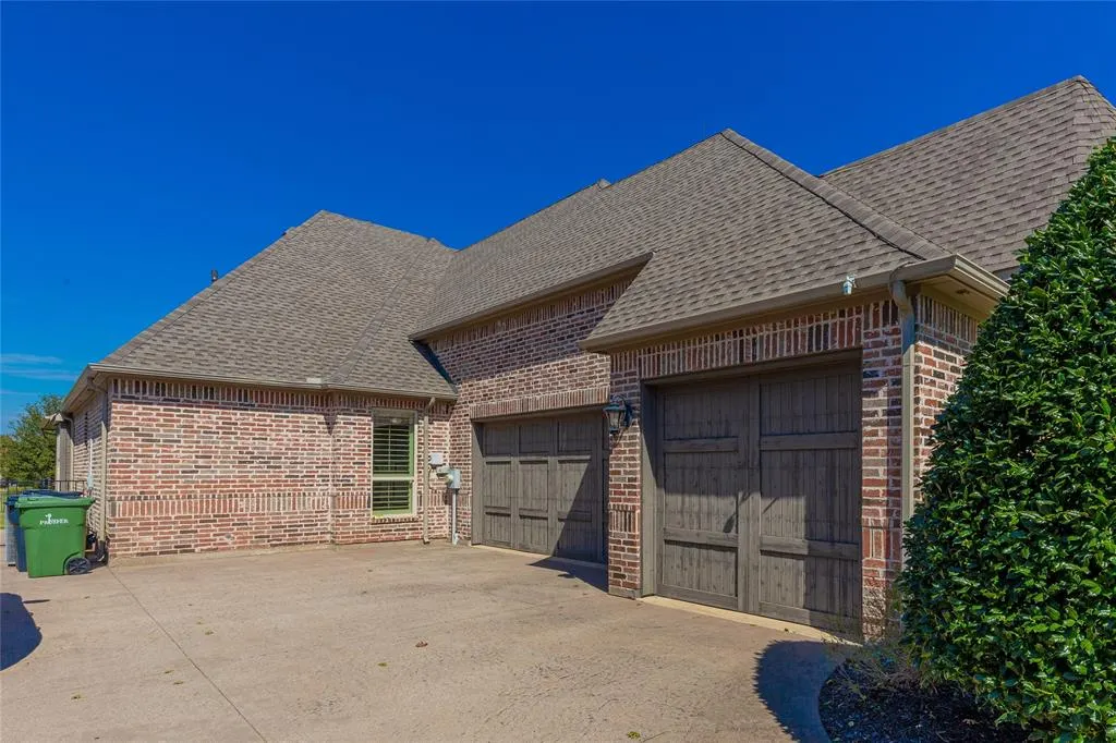 2161 Meadow View Drive
