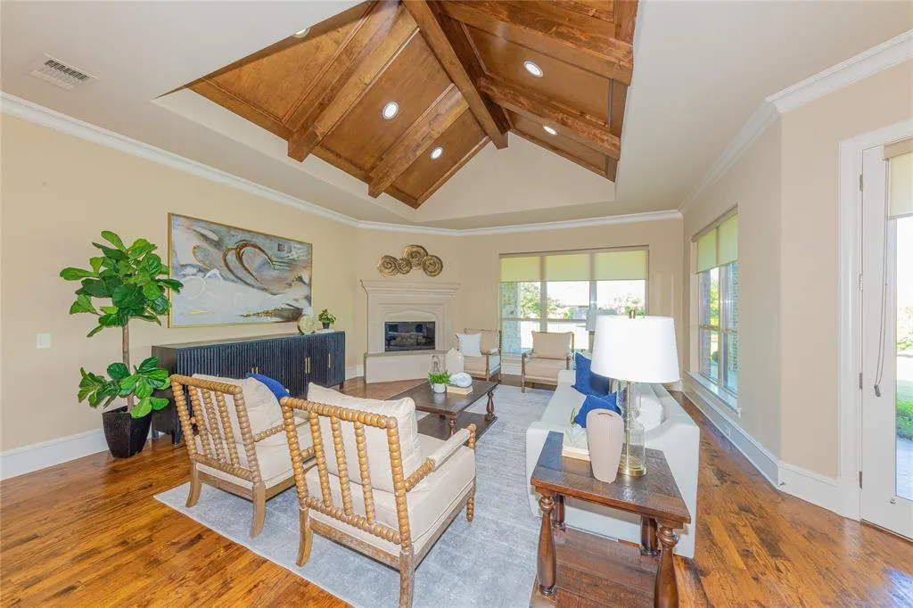 2161 Meadow View Drive