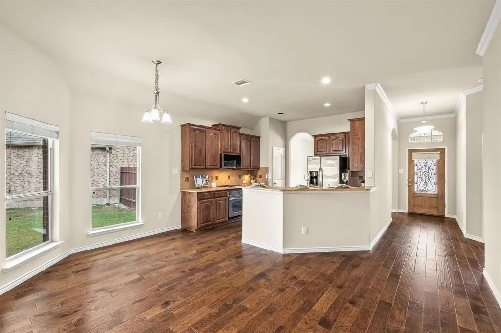 1825 Sanderlain Lane