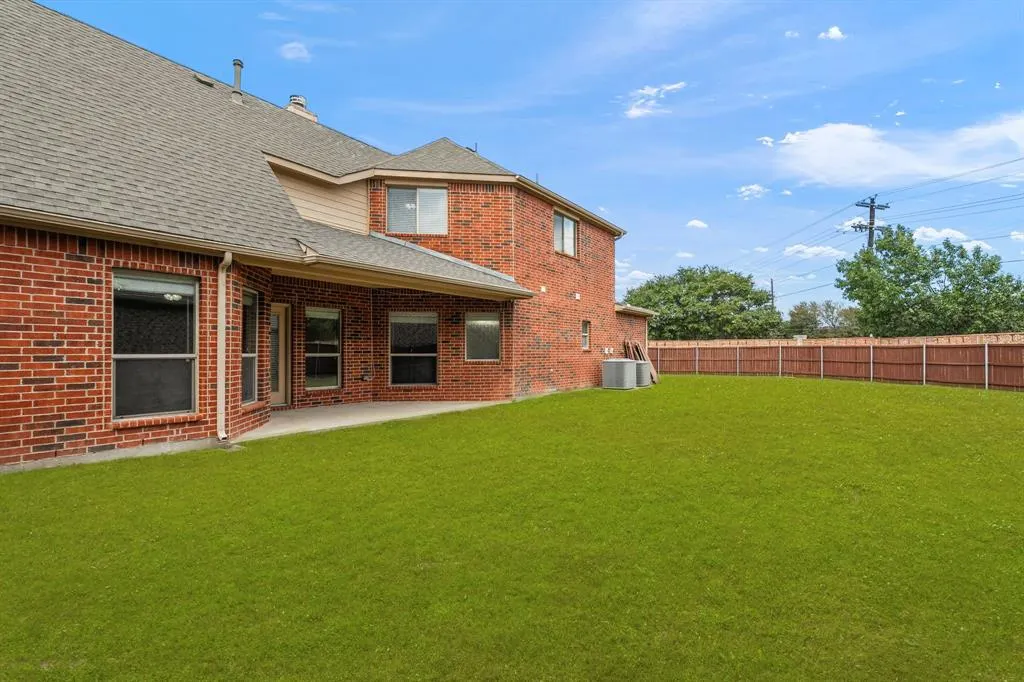 1825 Sanderlain Lane