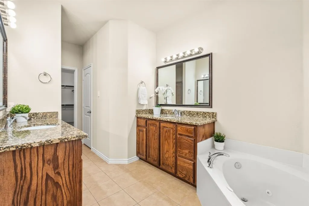 1825 Sanderlain Lane