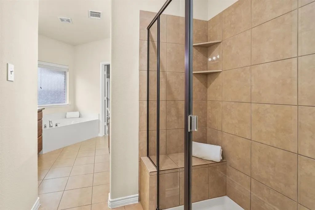 1825 Sanderlain Lane