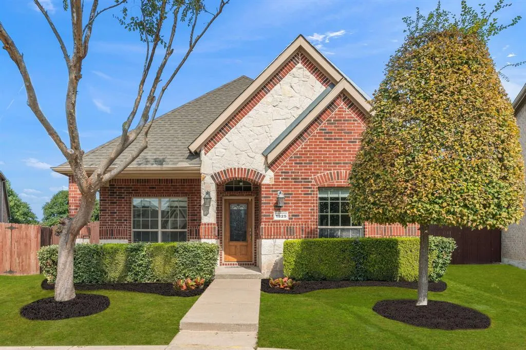 1825 Sanderlain Lane