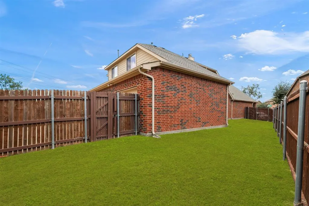 1825 Sanderlain Lane