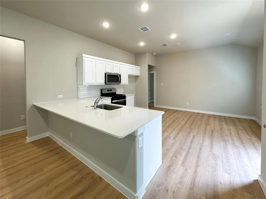 4710 Hunter Hurst Drive