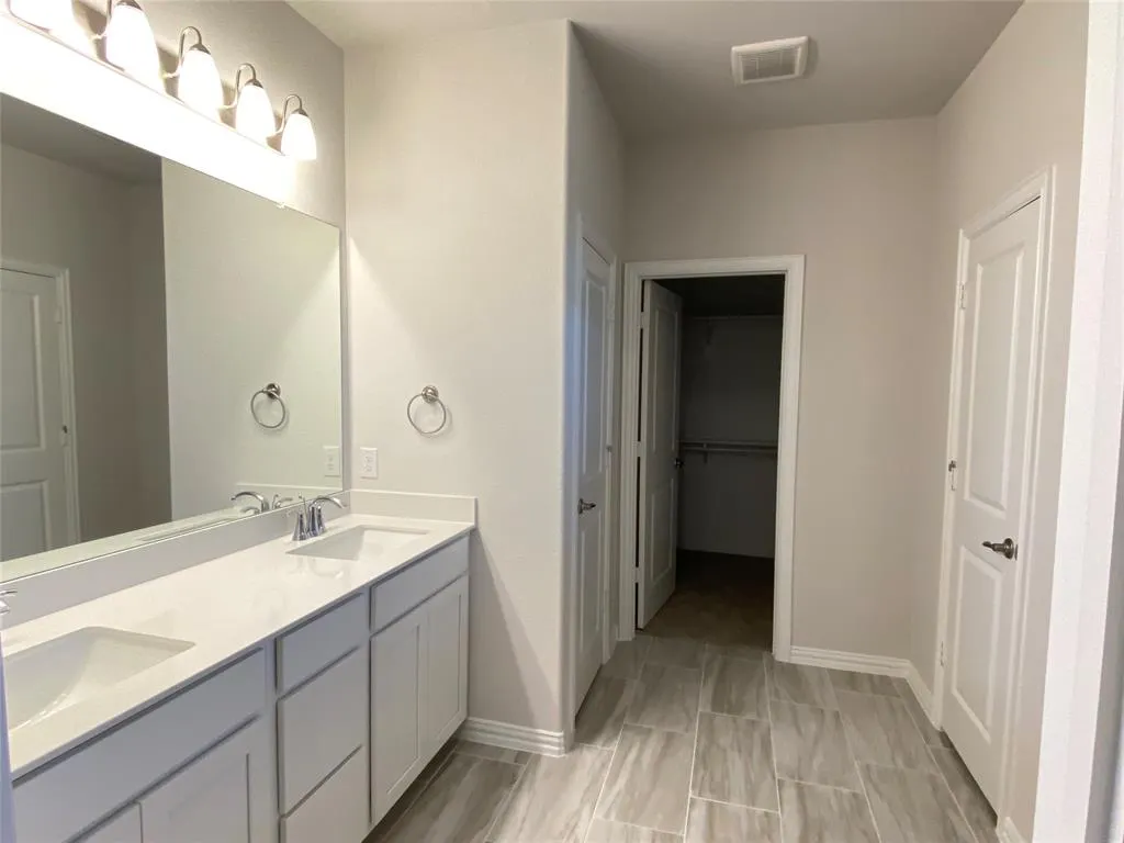 1605 Topaz Trail