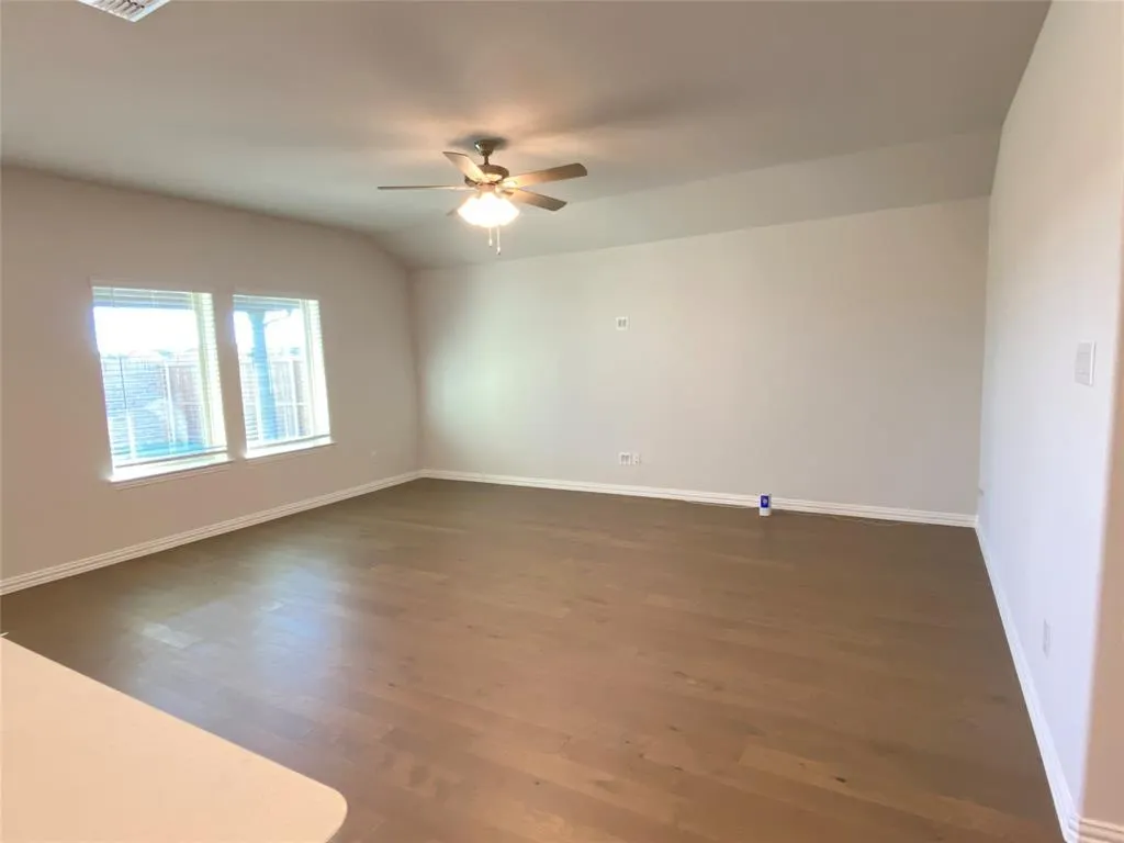 1605 Topaz Trail