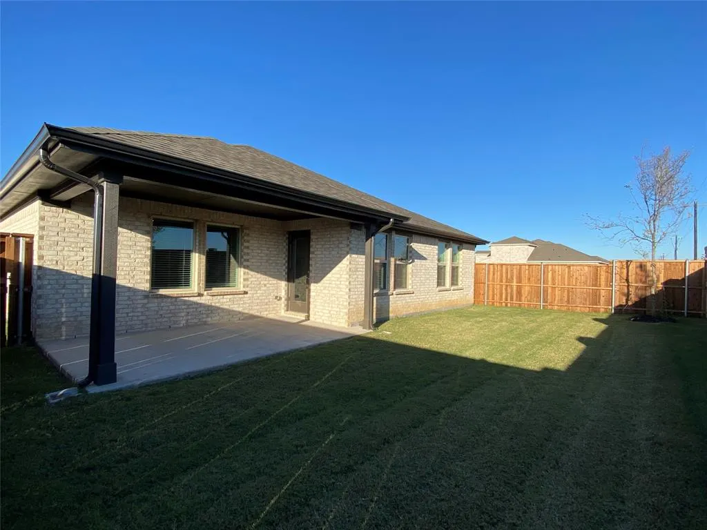1605 Topaz Trail