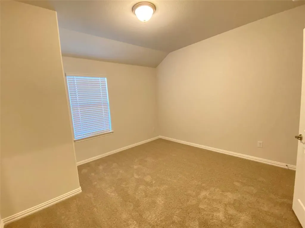 1605 Topaz Trail