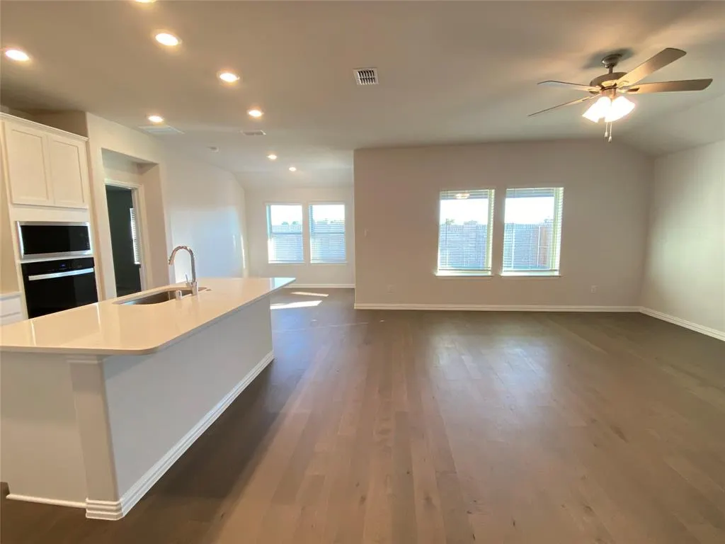 1605 Topaz Trail