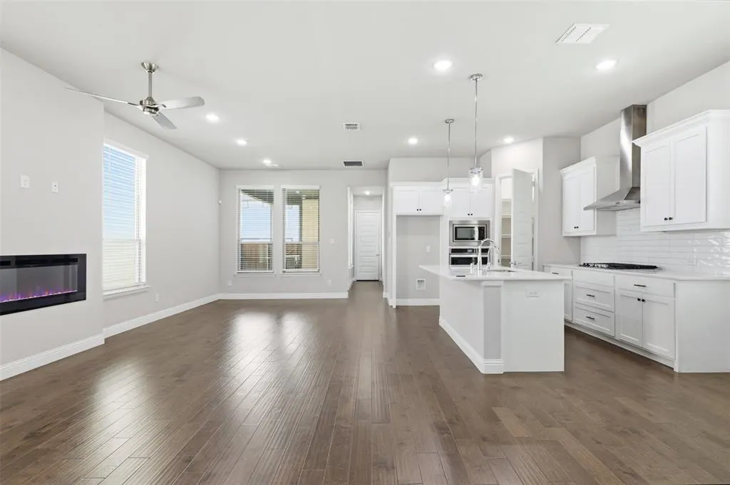 4126 Hap Arnold Mews