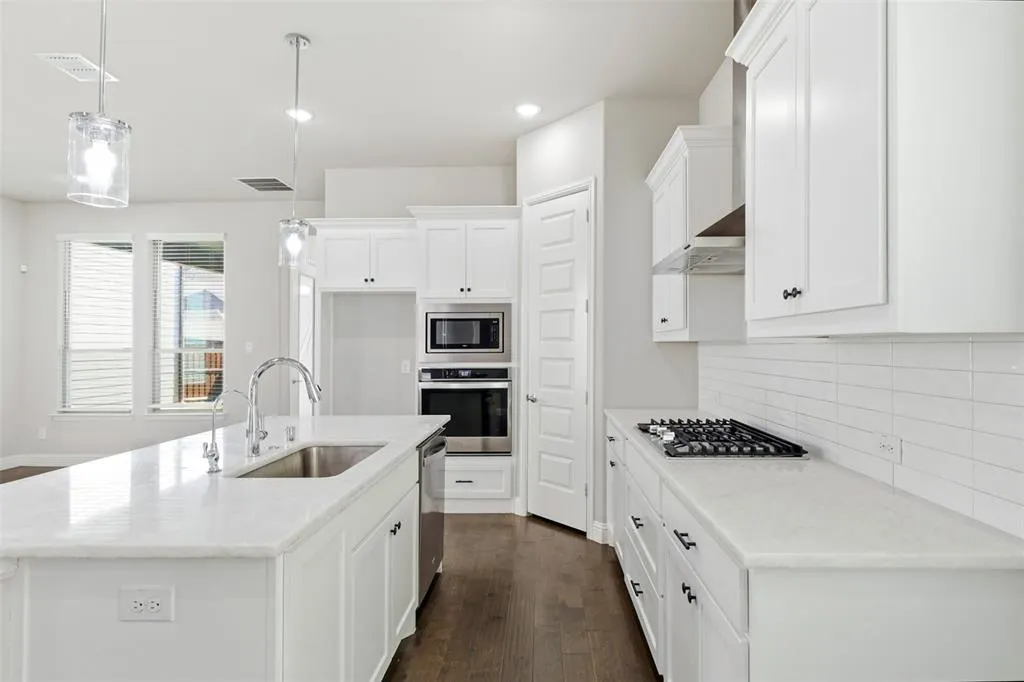 4126 Hap Arnold Mews
