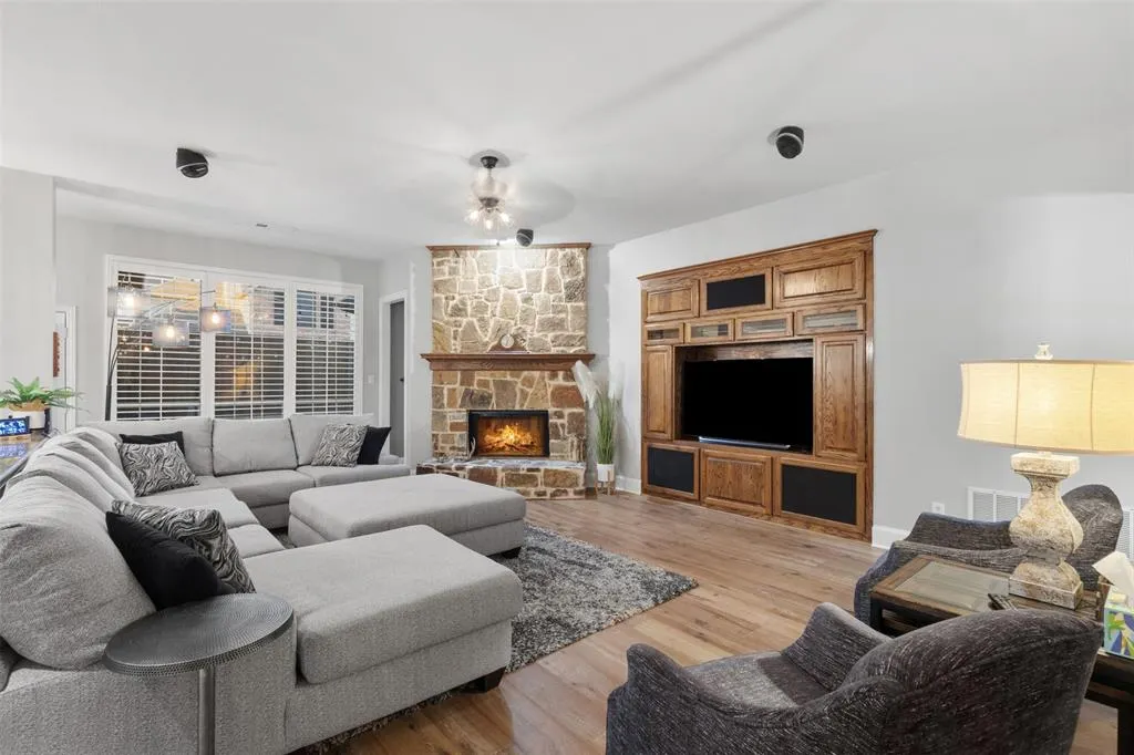 2609 Timberhollow Drive