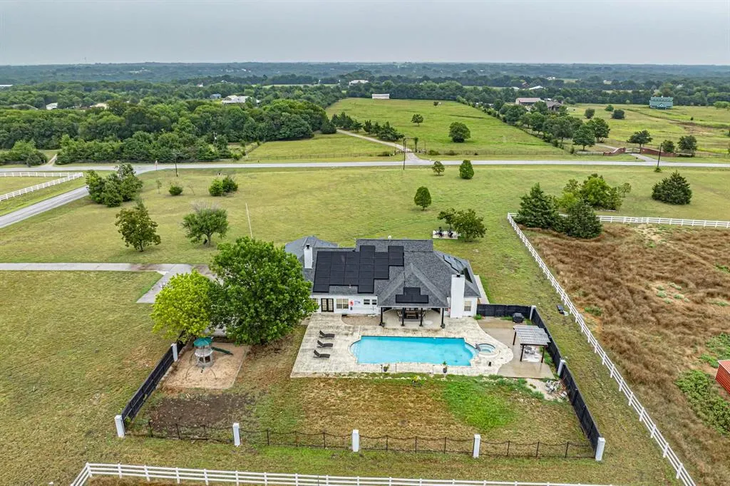 4908 Glenwood Lane
