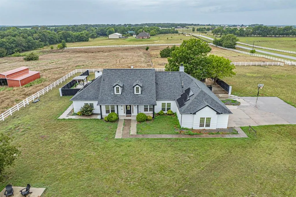4908 Glenwood Lane