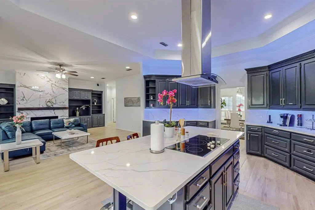 4908 Glenwood Lane