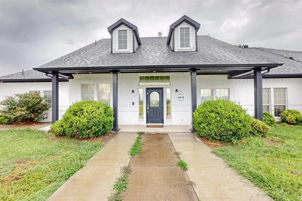 4908 Glenwood Lane
