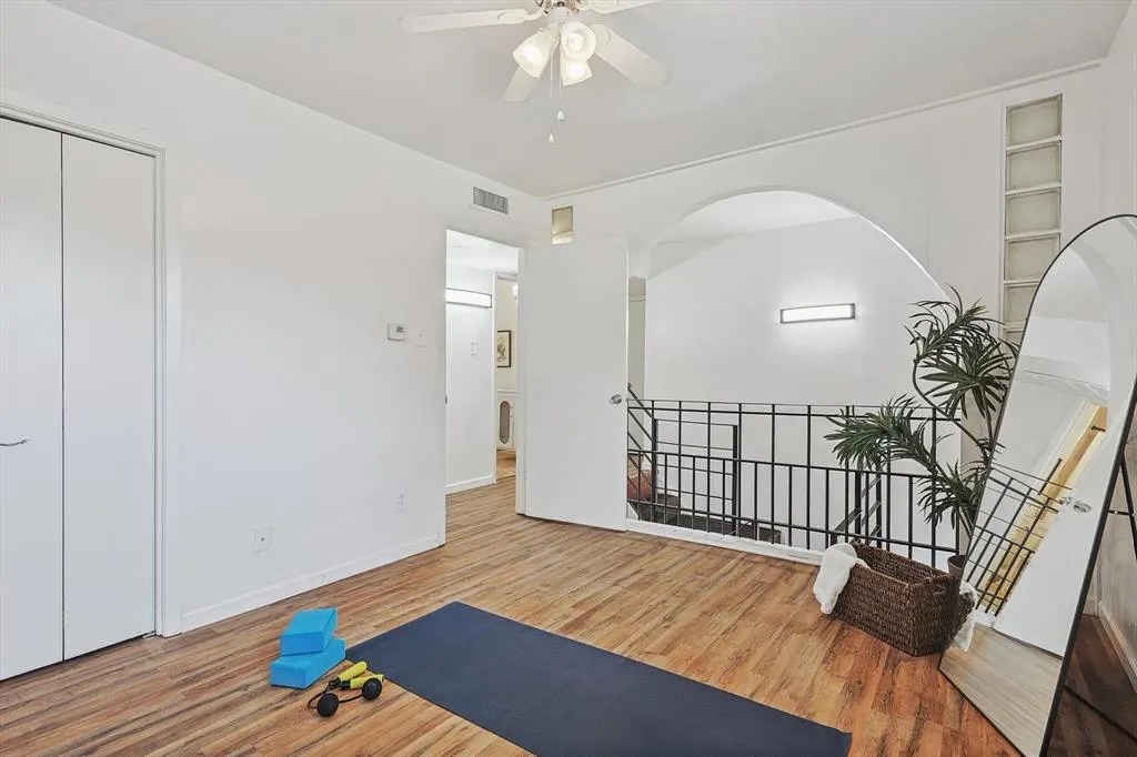 4039 Cole Avenue, #101