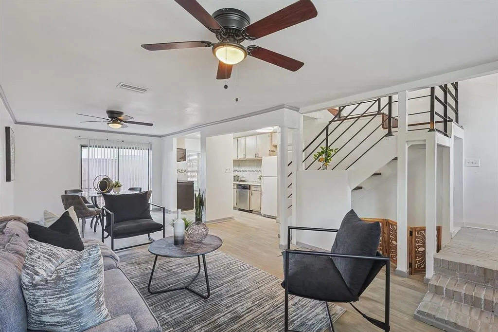 4039 Cole Avenue, #101