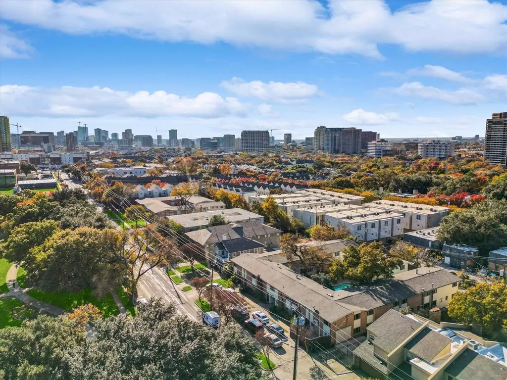 4039 Cole Avenue, #101
