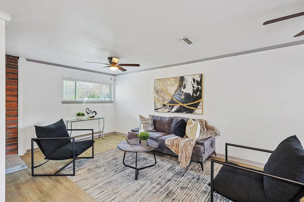 4039 Cole Avenue, #101