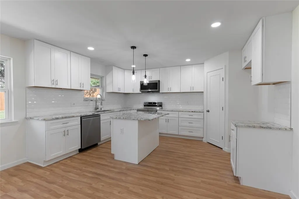 9225 Plano Road