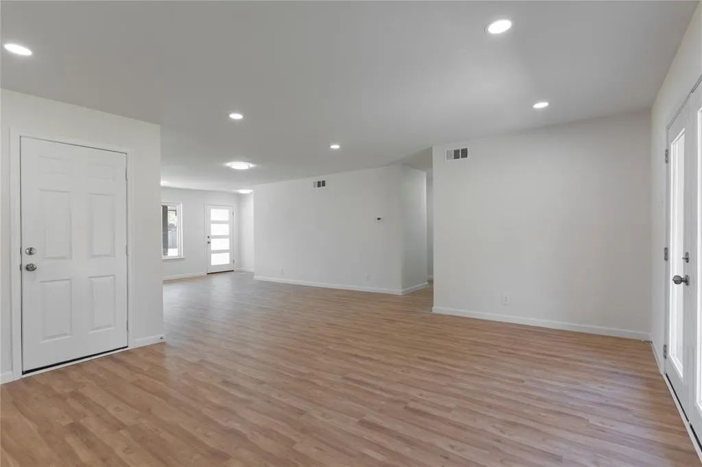 9225 Plano Road