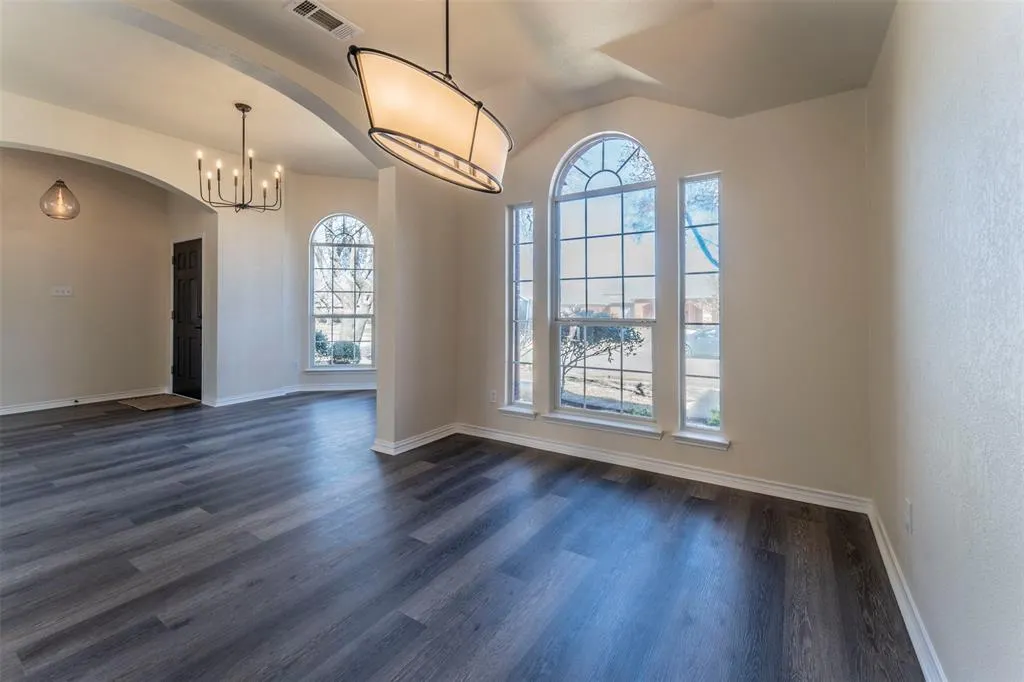 1528 Balboa Lane