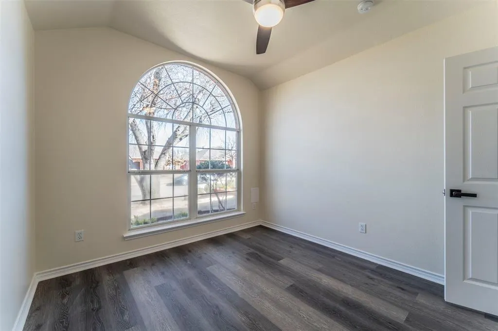 1528 Balboa Lane