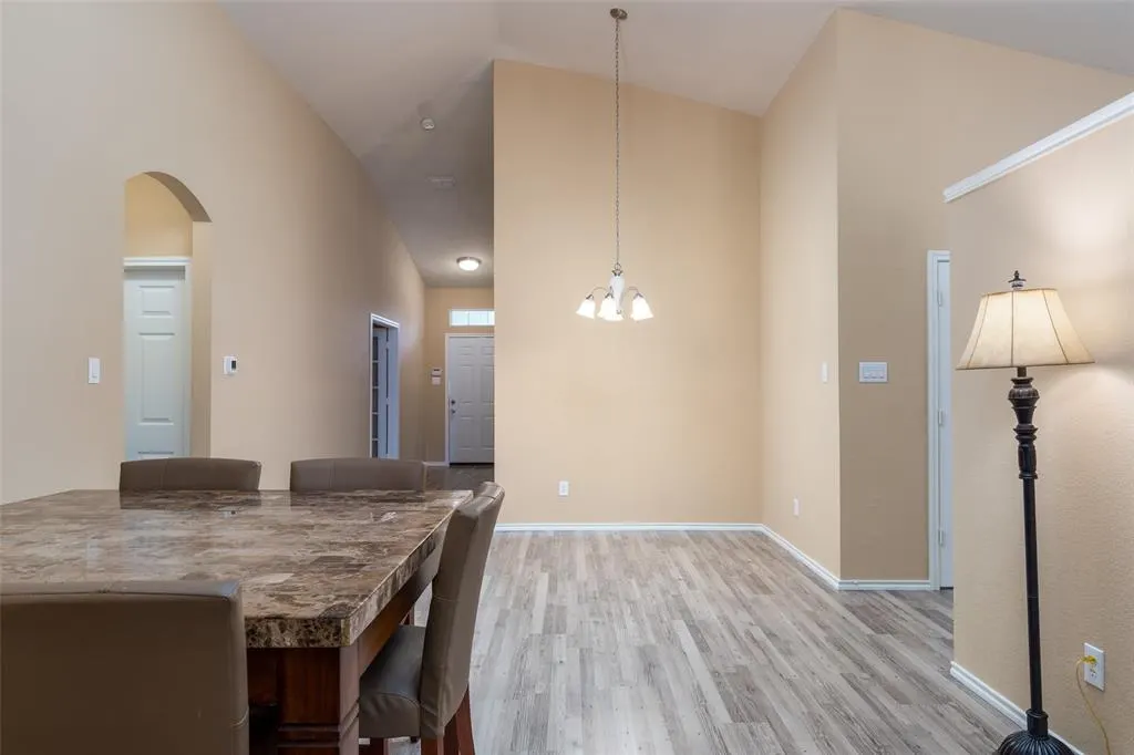 1613 Bluebird Drive