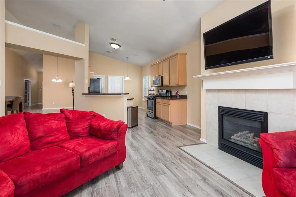 1613 Bluebird Drive