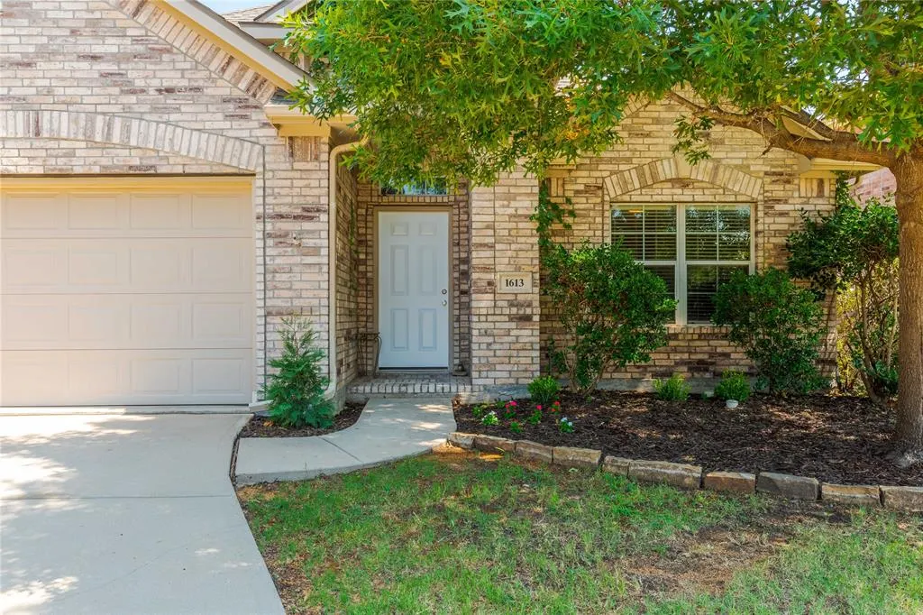 1613 Bluebird Drive