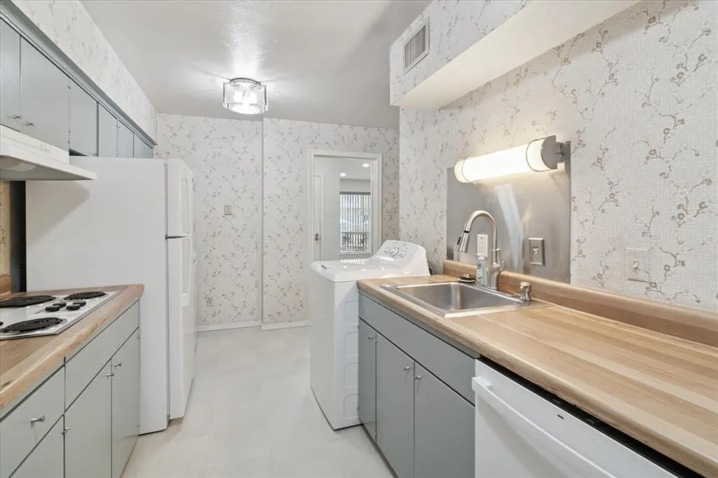 11118 Valleydale Drive, #A