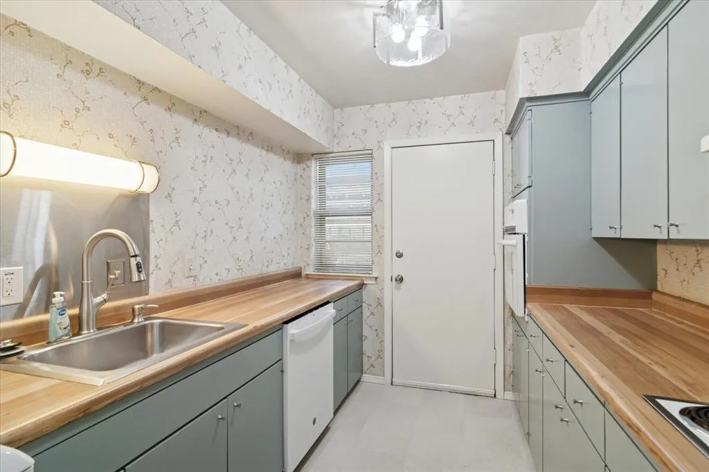 11118 Valleydale Drive, #A