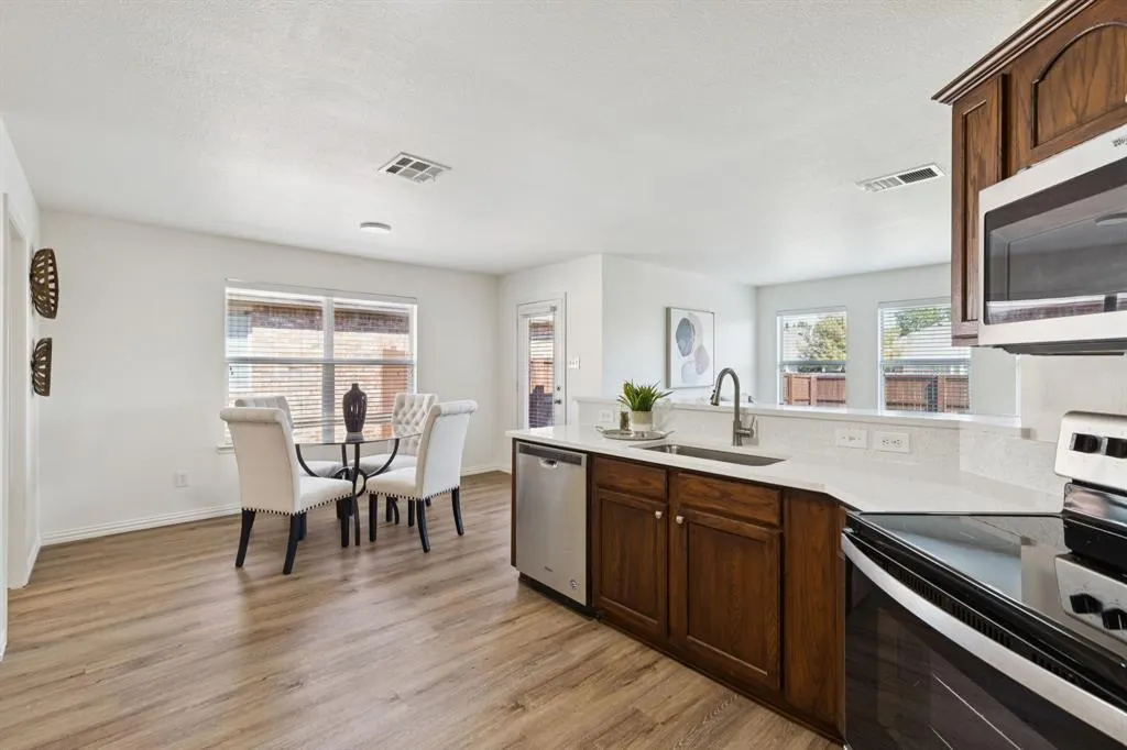 9904 Southgate Drive