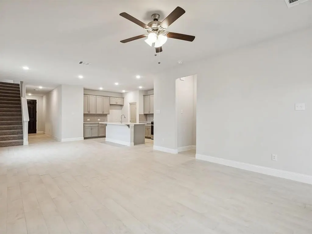800 Portina Drive