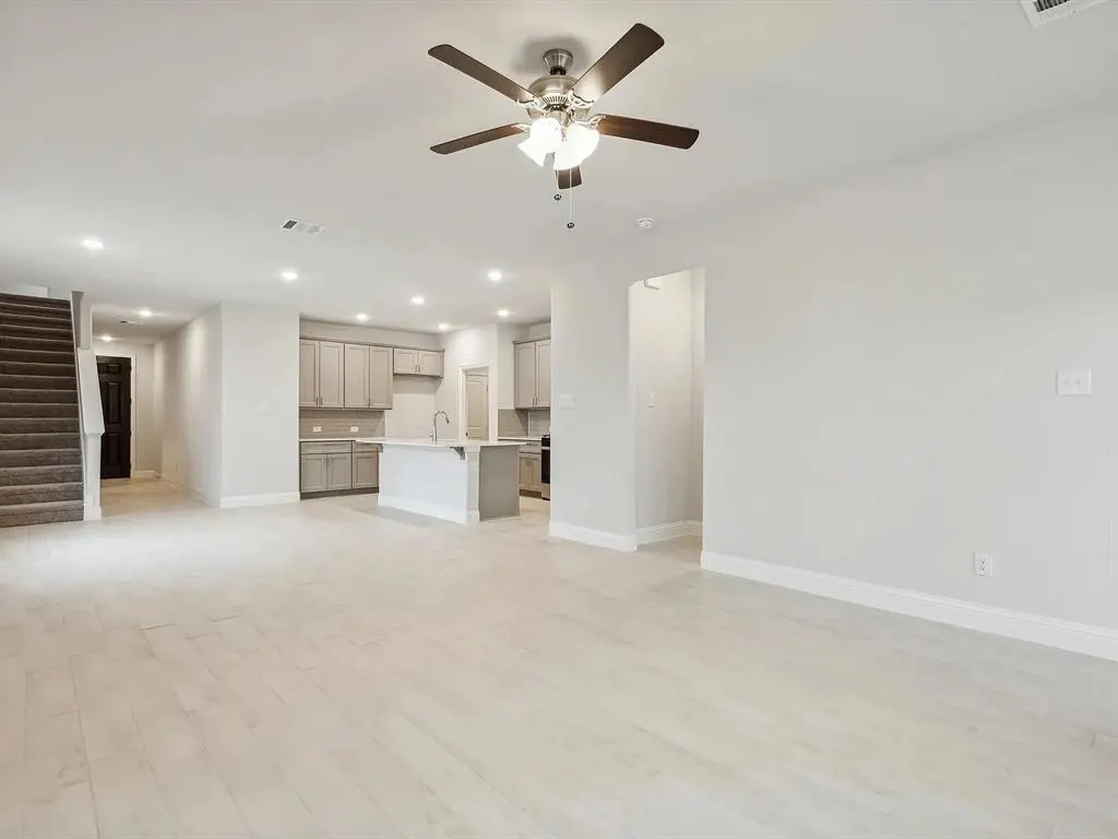 800 Portina Drive