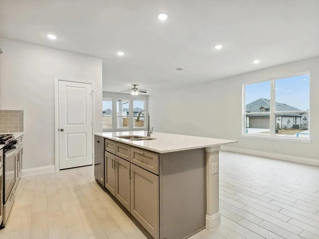 800 Portina Drive