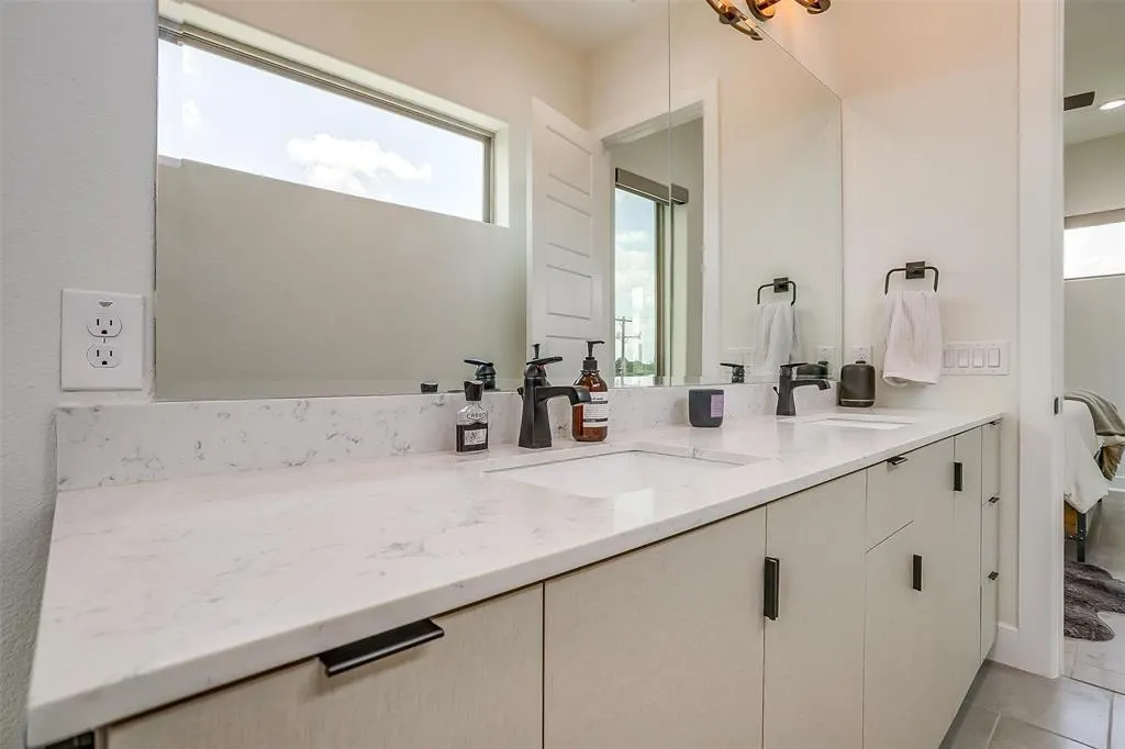 3231 Elihu Street, #101