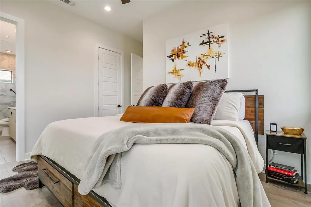 3231 Elihu Street, #101